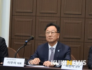 이우석 코오롱생명과학 대표 “이름표 잘못 붙였을뿐 물질 다르지 않아”