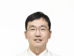 [진료실에서] 어느 날 갑자기 눈앞에 파리가 어른거리는 비문증