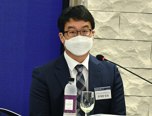 코로나19 치료제, 백신보다 빨리 개발… 혈장치료제 9월 임상