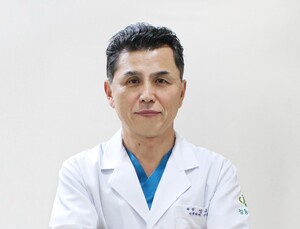 [정동리포트] 척추관협착증 치료, 허리디스크와 무엇이 어떻게 다를까?