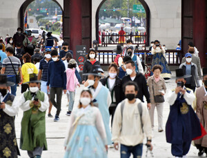 한글날 연휴 이동량, 추석 때보다 늘어…'지역사회 잠복감염' 가능성 