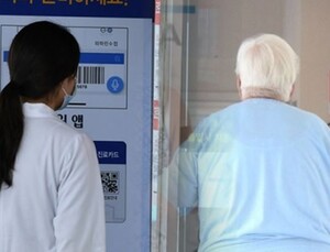 치매 진단 받은 의·약사 현역 근무 못 막아