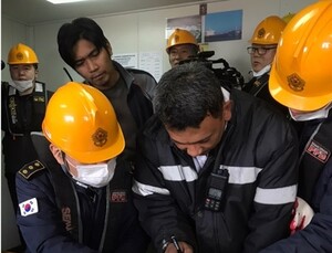 항만 입항 방역 강화…감염 위험국 기항 선박 '선원 교대 금지'  