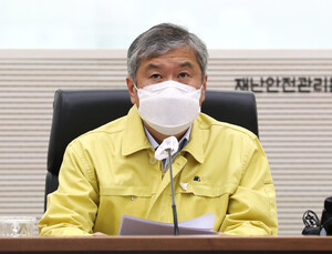 중대본 “오늘 확진자 100명 넘게 발생… 요양병원 등서 집단감염 이어져”