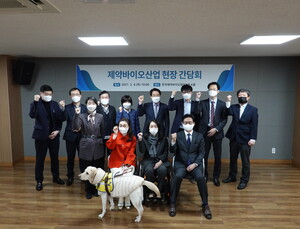 최혜영 의원 “의약품 점자·음성·수어 영상 변환 필요”