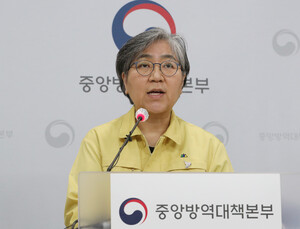 65세 이상, 2분기 접종… “11월 집단면역 형성 큰 영향 없어”