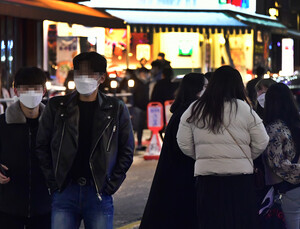 18일 신규확진 600명 넘어서...사망 6명