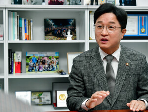 강병원 “신포괄수가 변경 철회하라… 환자 목숨 달린 항암제 줬다 뺏는 꼴”