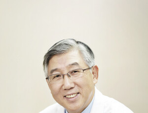 김기택 경희대학교 의무부총장 겸 의료원장, 한독학술경영대상 수상