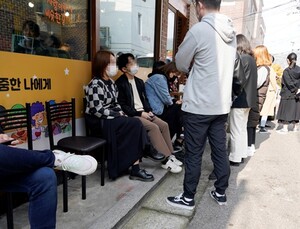 영업시간·사적모임 제한?...다음주 '특단 조치' 가능성