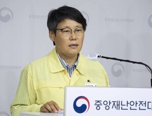 여전히 낮은 먹는치료제 처방률…‘자기기입식 점검표’로 보완