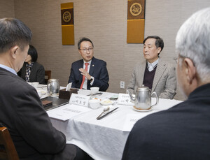 “의대 정원, 지역·필수의료 기여도 따라 배분해야”
