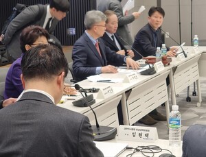 ‘강대강 대치’ 이어가는 의사·정부…다음주 집단행동 분수령