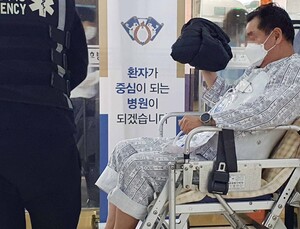 “교수들까지 떠나면” 속 타는 희귀·중증환자들