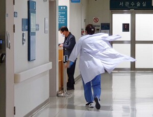 외국의사 도입 논란에…정부 “의사 없어 진료 못 보는 게 더 위험”