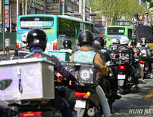 ‘배달노동자’ 국민연금 보험료, 절반 줄어들까…“사업장 가입 전환해야”