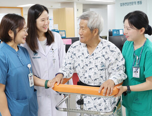 서울아산병원, 노년 입원 환자 위험도 조기 판별 위한 ‘급성기 노인 위험 척도’  개발