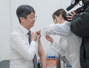 인플루엔자 유행 2개월째…질병청 “고위험군, 접종 서둘러야”