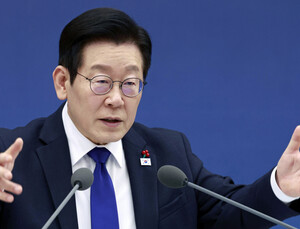 이 대통령, 탈모약·비만치료제 급여화 검토 지시…“의료보험에서 청년 소외감 줄여야”