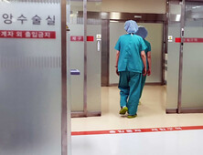 분만 병원 10년 새 34% 감소…산부인과 의사들 “버티기 어렵다”