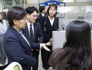 “한 통의 전화도 놓치지 않겠다”…자살예방상담 109 인력 2배 확대